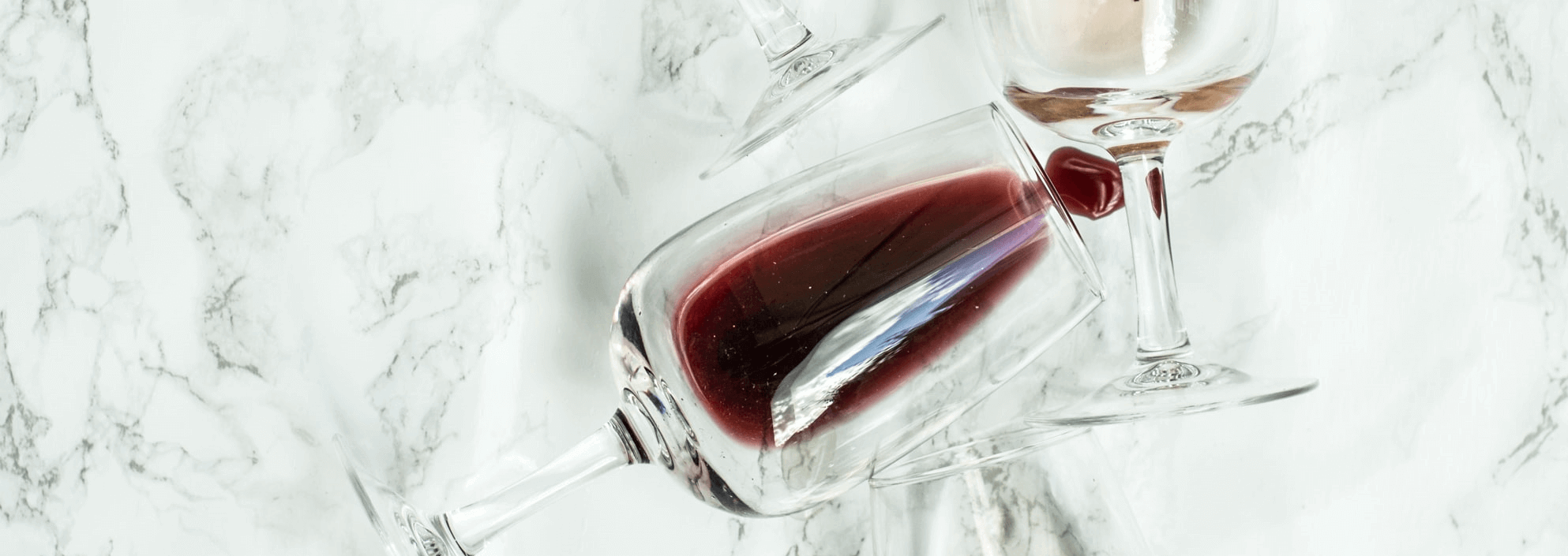 copa de vino tinto y blanco